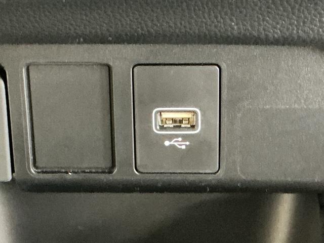 フィット ｅ：ＨＥＶホーム　ナビ　Ｒカメラ　ブルートゥース　フルセグＴＶ　前後誤発進抑制機能　クリソナ　助手席エアバッグ　運転席エアバッグ　アイドリングストップ　ＬＥＤライト　ＵＳＢ接続　バックカメラ　ＡＢＳ　サイドエアバッグ（14枚目）