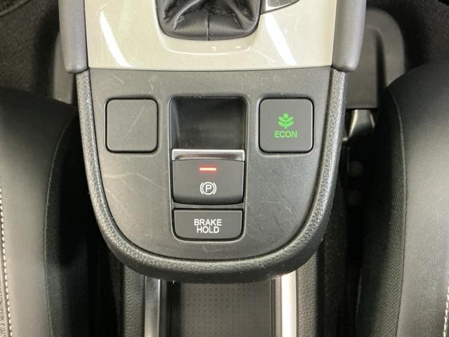 フィット ｅ：ＨＥＶホーム　ナビ　Ｒカメラ　ブルートゥース　フルセグＴＶ　前後誤発進抑制機能　クリソナ　助手席エアバッグ　運転席エアバッグ　アイドリングストップ　ＬＥＤライト　ＵＳＢ接続　バックカメラ　ＡＢＳ　サイドエアバッグ（19枚目）