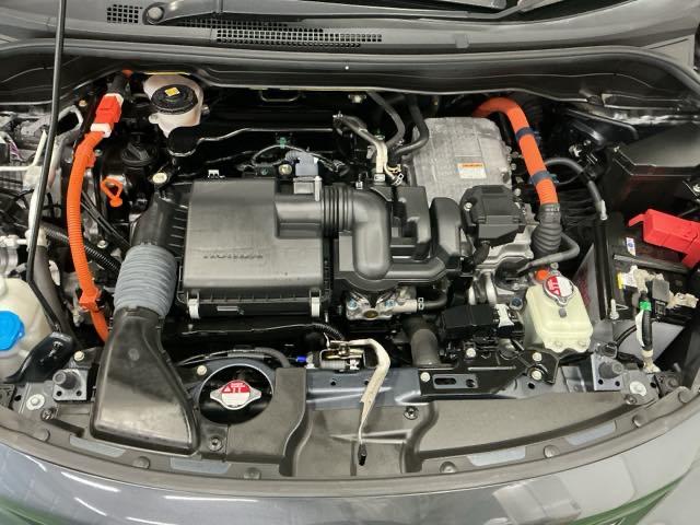 フィット ｅ：ＨＥＶホーム　ナビ　Ｒカメラ　ブルートゥース　フルセグＴＶ　前後誤発進抑制機能　クリソナ　助手席エアバッグ　運転席エアバッグ　アイドリングストップ　ＬＥＤライト　ＵＳＢ接続　バックカメラ　ＡＢＳ　サイドエアバッグ（27枚目）