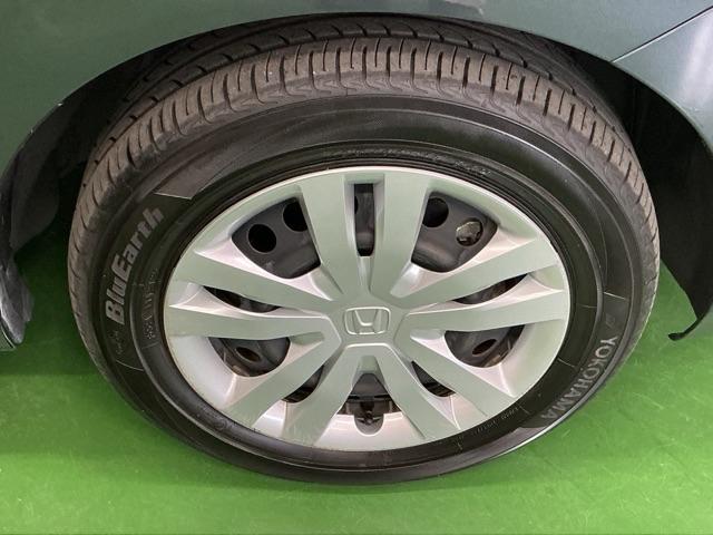 フィット ｅ：ＨＥＶホーム　ナビ　Ｒカメラ　ブルートゥース　フルセグＴＶ　前後誤発進抑制機能　クリソナ　助手席エアバッグ　運転席エアバッグ　アイドリングストップ　ＬＥＤライト　ＵＳＢ接続　バックカメラ　ＡＢＳ　サイドエアバッグ（28枚目）