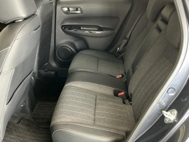 フィット ｅ：ＨＥＶホーム　ナビ　Ｒカメラ　ブルートゥース　フルセグＴＶ　前後誤発進抑制機能　クリソナ　助手席エアバッグ　運転席エアバッグ　アイドリングストップ　ＬＥＤライト　ＵＳＢ接続　バックカメラ　ＡＢＳ　サイドエアバッグ（62枚目）