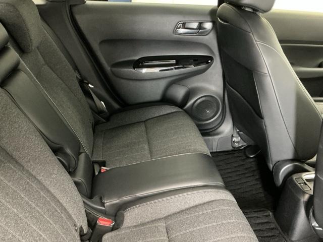 フィット ｅ：ＨＥＶホーム　ナビ　Ｒカメラ　ブルートゥース　フルセグＴＶ　前後誤発進抑制機能　クリソナ　助手席エアバッグ　運転席エアバッグ　アイドリングストップ　ＬＥＤライト　ＵＳＢ接続　バックカメラ　ＡＢＳ　サイドエアバッグ（63枚目）