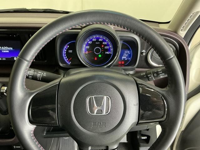 Ｎ－ＯＮＥ プレミアム・Ｌパッケージ　ディスプレイオーディオ　Ｒカメラ　ＣＤ　ＥＣＯＮモード　両席エアバック　フルオートエアコン　スマートキ－　セキュリティー　エアバック　キーレス　パワーウインド　横滑防止装置　Ｂモニター　ＥＴＣ　ＡＢＳ（20枚目）