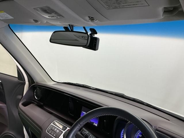Ｎ－ＯＮＥ プレミアム・Ｌパッケージ　ディスプレイオーディオ　Ｒカメラ　ＣＤ　ＥＣＯＮモード　両席エアバック　フルオートエアコン　スマートキ－　セキュリティー　エアバック　キーレス　パワーウインド　横滑防止装置　Ｂモニター　ＥＴＣ　ＡＢＳ（24枚目）