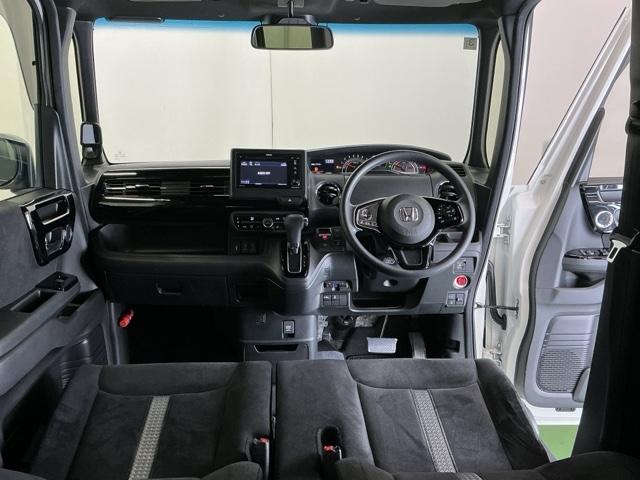 Ｎ－ＢＯＸカスタム Ｌ　ディスプレイオーディオ　Ｒカメラ　ＴＶ　Ｐソナー　サイドエアバッグ　Ａストップ　シートヒータ　ベンチシート　点検記録簿　キーフリーシステム　ＬＥＤライト　リアカメ　クルーズコントロール　ＡＣ　スマキー（2枚目）