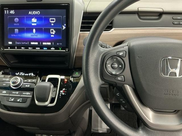 フリードハイブリッド ハイブリッド・Ｇホンダセンシング　ナビ　Ｒカメラ　ブルートゥース　フルセグ　軽減ブレーキ　キーフリーシステム　記録簿　ＤＶＤ再生可能　ＥＣＯＮ　後カメラ　Ａクルーズ　ＬＥＤヘッドランプ　横滑防止　パワーウインドウ　３列シート　ＵＳＢ（3枚目）