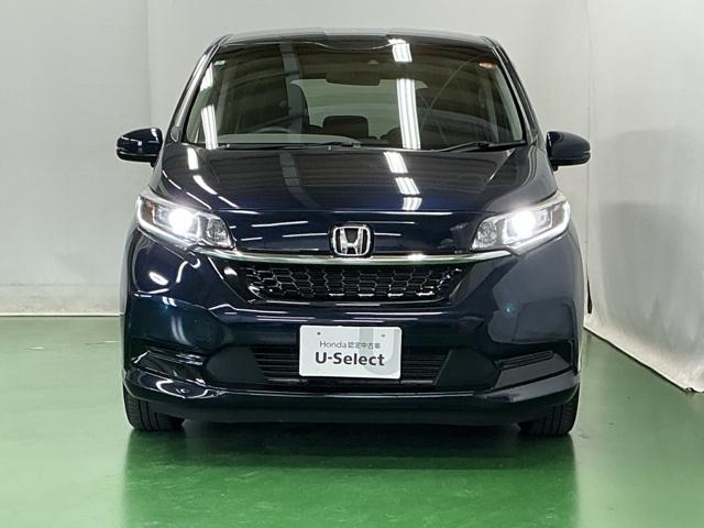 フリードハイブリッド ハイブリッド・Ｇホンダセンシング　ナビ　Ｒカメラ　ブルートゥース　フルセグ　軽減ブレーキ　キーフリーシステム　記録簿　ＤＶＤ再生可能　ＥＣＯＮ　後カメラ　Ａクルーズ　ＬＥＤヘッドランプ　横滑防止　パワーウインドウ　３列シート　ＵＳＢ（6枚目）