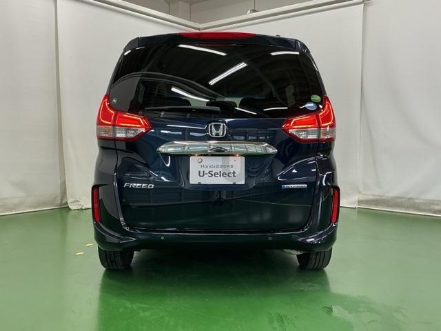 フリードハイブリッド ハイブリッド・Ｇホンダセンシング　ナビ　Ｒカメラ　ブルートゥース　フルセグ　軽減ブレーキ　キーフリーシステム　記録簿　ＤＶＤ再生可能　ＥＣＯＮ　後カメラ　Ａクルーズ　ＬＥＤヘッドランプ　横滑防止　パワーウインドウ　３列シート　ＵＳＢ（9枚目）
