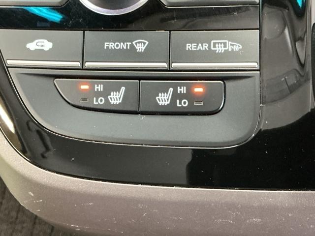 フリードハイブリッド ハイブリッド・Ｇホンダセンシング　ナビ　Ｒカメラ　ブルートゥース　フルセグ　軽減ブレーキ　キーフリーシステム　記録簿　ＤＶＤ再生可能　ＥＣＯＮ　後カメラ　Ａクルーズ　ＬＥＤヘッドランプ　横滑防止　パワーウインドウ　３列シート　ＵＳＢ（14枚目）