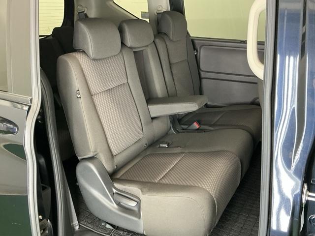 フリードハイブリッド ハイブリッド・Ｇホンダセンシング　ナビ　Ｒカメラ　ブルートゥース　フルセグ　軽減ブレーキ　キーフリーシステム　記録簿　ＤＶＤ再生可能　ＥＣＯＮ　後カメラ　Ａクルーズ　ＬＥＤヘッドランプ　横滑防止　パワーウインドウ　３列シート　ＵＳＢ（20枚目）