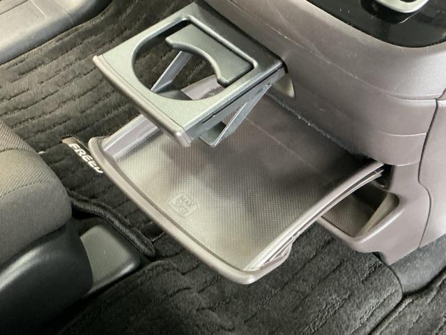 フリードハイブリッド ハイブリッド・Ｇホンダセンシング　ナビ　Ｒカメラ　ブルートゥース　フルセグ　軽減ブレーキ　キーフリーシステム　記録簿　ＤＶＤ再生可能　ＥＣＯＮ　後カメラ　Ａクルーズ　ＬＥＤヘッドランプ　シートＨ　横滑防止　パワーウインドウ　３列シート（18枚目）