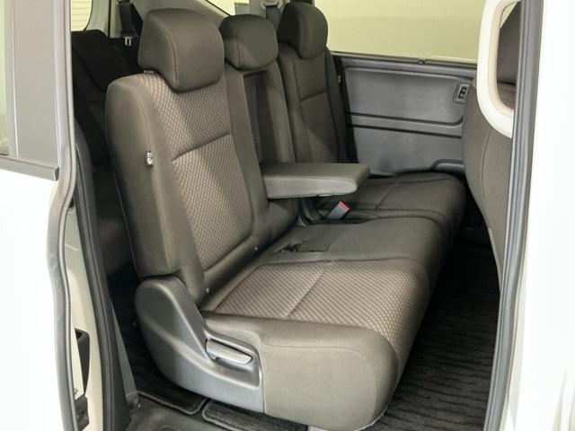 フリードハイブリッド ハイブリッド・Ｇホンダセンシング　ナビ　Ｒカメラ　ブルートゥース　フルセグ　軽減ブレーキ　キーフリーシステム　記録簿　ＤＶＤ再生可能　ＥＣＯＮ　後カメラ　Ａクルーズ　ＬＥＤヘッドランプ　シートＨ　横滑防止　パワーウインドウ　３列シート（21枚目）