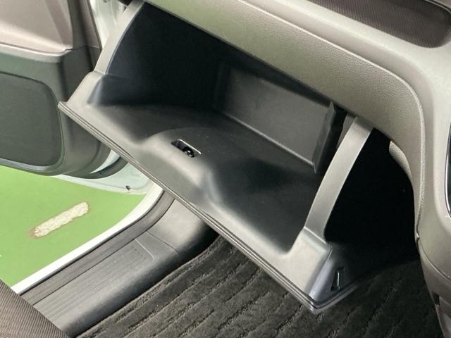 フリードハイブリッド ハイブリッド・Ｇホンダセンシング　ナビ　Ｒカメラ　ブルートゥース　フルセグ　軽減ブレーキ　キーフリーシステム　記録簿　ＤＶＤ再生可能　ＥＣＯＮ　後カメラ　Ａクルーズ　ＬＥＤヘッドランプ　シートＨ　横滑防止　パワーウインドウ　３列シート（53枚目）