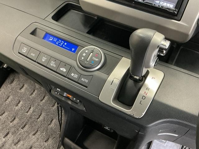 フリード Gエアロ ナビ Rカメラ ブルートゥース フルセグ 助手席エアバッグ 地デジテレビ 盗難防止 インテリキー キーレスエントリ エアバック パワーステアリング 記録簿付き 横滑防止装置 エアコン ETC付き 3列(15枚目)