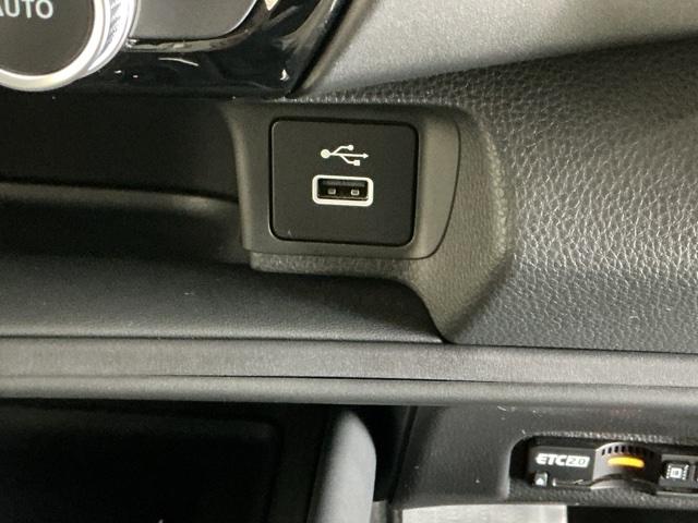 ヴェゼル e:HEVX ナビ Rカメラ ブルートゥース フルセグ 前後障害物センサー AAC イモビライザー スマ-トキ- 誤発進抑制 PW リアカメラ クルコン ESC ETC装備 キーフリー LEDヘッドランプ ABS(18枚目)