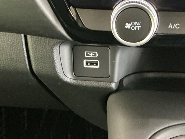 ヴェゼル e:HEVX ナビ Rカメラ ブルートゥース フルセグ 前後障害物センサー AAC イモビライザー スマ-トキ- 誤発進抑制 PW リアカメラ クルコン ESC ETC装備 キーフリー LEDヘッドランプ ABS(19枚目)