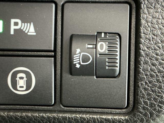 ヴェゼル e:HEVX ナビ Rカメラ ブルートゥース フルセグ 前後障害物センサー AAC イモビライザー スマ-トキ- 誤発進抑制 PW リアカメラ クルコン ESC ETC装備 キーフリー LEDヘッドランプ ABS(50枚目)