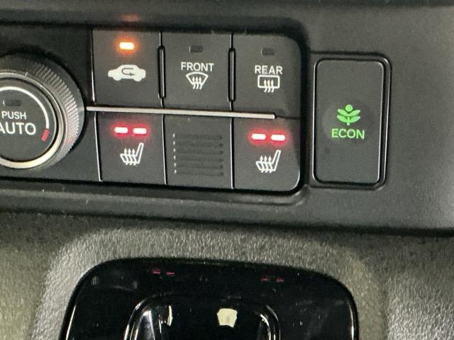 Ｎ－ＢＯＸカスタム ベースグレード　フルＬＥＤヘッドライト　１４インチアルミホイール　ＣＭＢＳ　ベンチシート　オートエアコン　スマートキ　盗難防止装置　クルコン　パワーステアリング　エアバッグ　ＥＳＣ　パワーウインドウ　オートライト（11枚目）