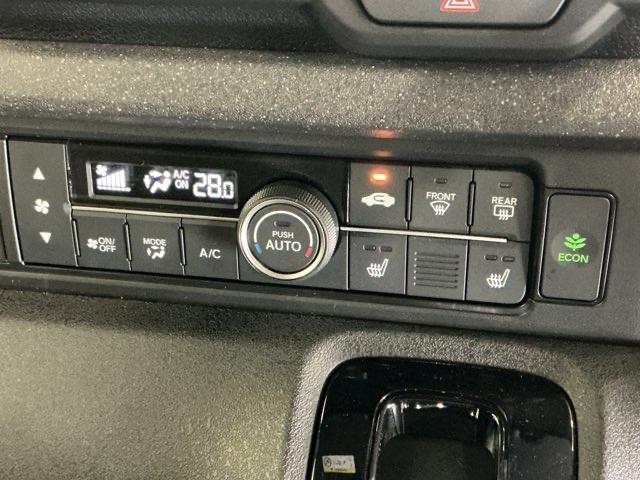 Ｎ－ＢＯＸカスタム ベースグレード　フルＬＥＤヘッドライト　１４インチアルミホイール　ＣＭＢＳ　ベンチシート　オートエアコン　スマートキ　盗難防止装置　クルコン　パワーステアリング　エアバッグ　ＥＳＣ　パワーウインドウ　オートライト（12枚目）