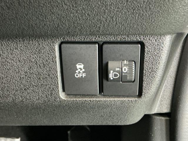 Ｎ－ＢＯＸカスタム ベースグレード　フルＬＥＤヘッドライト　１４インチアルミホイール　ＣＭＢＳ　ベンチシート　オートエアコン　スマートキ　盗難防止装置　クルコン　パワーステアリング　エアバッグ　ＥＳＣ　パワーウインドウ　オートライト（23枚目）