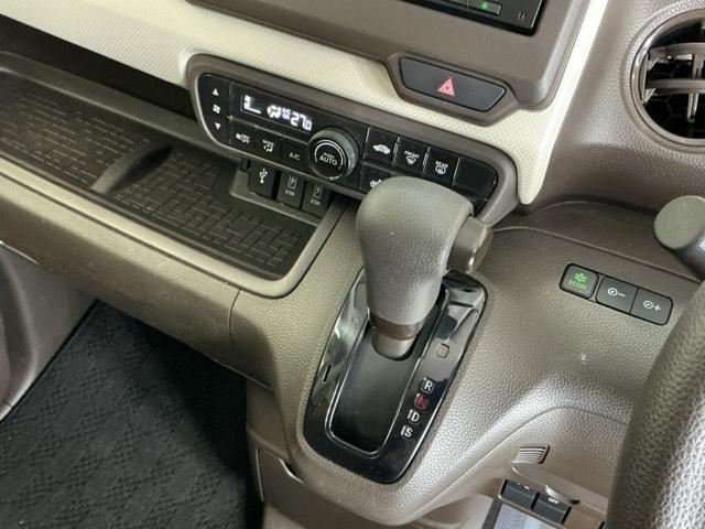 Ｎ－ＢＯＸ Ｌ　ナビ　Ｒカメラ　ブルートゥース　フルセグＴＶ　衝突回避支援ブレーキ　Ｉ－ＳＴＯＰ　クリソナ　ＰＷ　パワステ　Ｓヒーター　スマ－トキ－　Ｂカメ　地デジＴＶ　横滑り防止　ＥＴＣ車載器　整備記録簿　ＤＶＤ（15枚目）