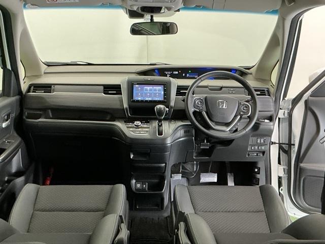 フリード＋ Ｇ　ナビ　Ｒカメラ　ブルートゥース　ＥＴＣ　衝突被害軽減システム　シ－トヒ－タ－　盗難防止装置　アイドリングストップ　両側パワースライドドア　ＬＥＤヘッド　ＥＳＣ　エアバック　パワーウインドウ　ＡＢＳ（2枚目）