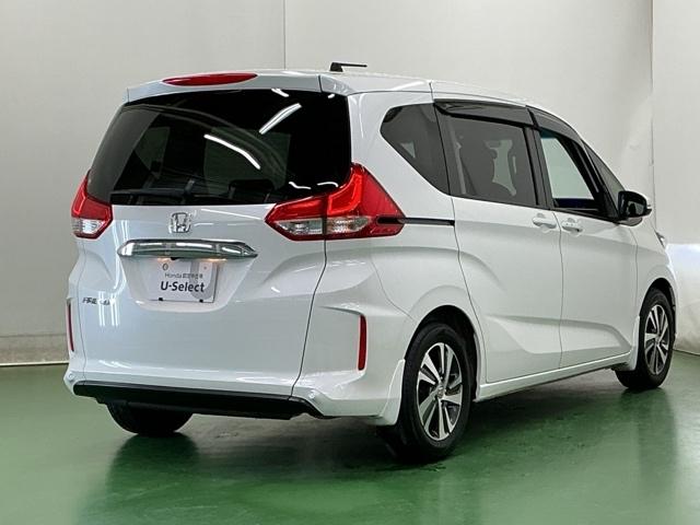 フリード＋ Ｇ　ナビ　Ｒカメラ　ブルートゥース　ＥＴＣ　衝突被害軽減システム　シ－トヒ－タ－　盗難防止装置　アイドリングストップ　両側パワースライドドア　ＬＥＤヘッド　ＥＳＣ　エアバック　パワーウインドウ　ＡＢＳ（8枚目）