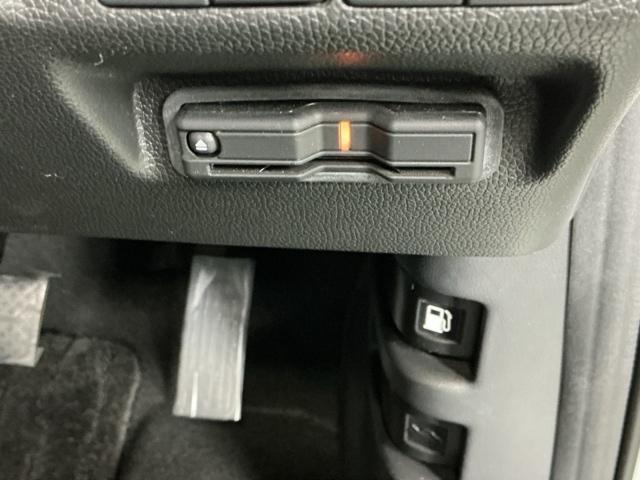 フリード＋ Ｇ　ナビ　Ｒカメラ　ブルートゥース　ＥＴＣ　衝突被害軽減システム　シ－トヒ－タ－　盗難防止装置　アイドリングストップ　両側パワースライドドア　ＬＥＤヘッド　ＥＳＣ　エアバック　パワーウインドウ　ＡＢＳ（13枚目）