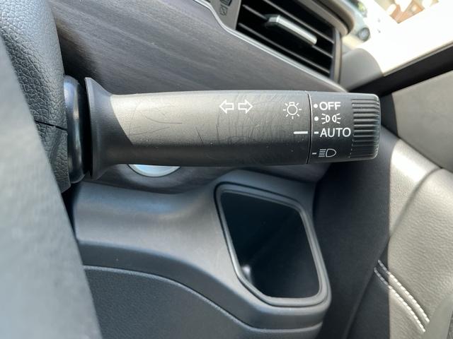 フリード＋ Ｇ　ナビ　Ｒカメラ　ブルートゥース　ＥＴＣ　衝突被害軽減システム　シ－トヒ－タ－　盗難防止装置　アイドリングストップ　両側パワースライドドア　ＬＥＤヘッド　ＥＳＣ　エアバック　パワーウインドウ　ＡＢＳ（22枚目）