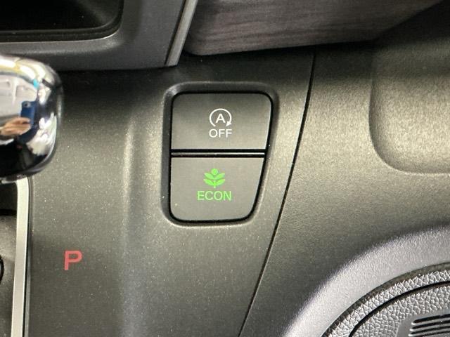 フリード＋ Ｇ　ナビ　Ｒカメラ　ブルートゥース　ＥＴＣ　衝突被害軽減システム　シ－トヒ－タ－　盗難防止装置　アイドリングストップ　両側パワースライドドア　ＬＥＤヘッド　ＥＳＣ　エアバック　パワーウインドウ　ＡＢＳ（26枚目）