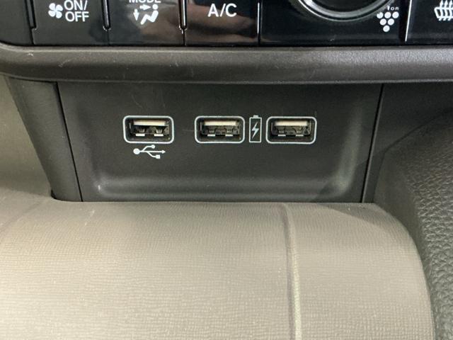 Ｎ－ＷＧＮ Ｌ　メモリーナビ　Ｒカメラ　フルセグ　シートヒーター　Ｐセンサー　誤発進抑制　ＤＶＤ　記録簿　バックカメラ　ベンチシート　盗難防止システム　ＡＢＳ　スマートキー　サイドカーテンエアバック　クルコン　ＵＳＢ（19枚目）