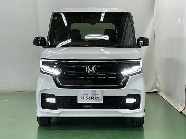 Ｎ－ＢＯＸカスタム Ｌターボスタイル＋ブラック　ナビ　Ｒカメラ　ブルートゥース　フルセグ　ベンチＳ　ターボエンジン　コーナーセンサ　スマ－トキ－　エアバック　横滑り防止機能　サイドカーテンエアバック　ＵＳＢ接続　クルーズコントロール　地デジ　ＡＡＣ（6枚目）