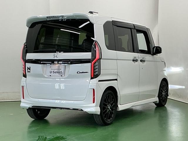 Ｎ－ＢＯＸカスタム Ｌターボスタイル＋ブラック　ナビ　Ｒカメラ　ブルートゥース　フルセグ　ベンチＳ　ターボエンジン　コーナーセンサ　スマ－トキ－　エアバック　横滑り防止機能　サイドカーテンエアバック　ＵＳＢ接続　クルーズコントロール　地デジ　ＡＡＣ（8枚目）
