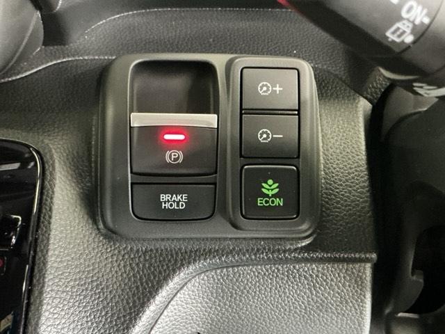 Ｎ－ＢＯＸカスタム Ｌターボスタイル＋ブラック　ナビ　Ｒカメラ　ブルートゥース　フルセグ　ベンチＳ　ターボエンジン　コーナーセンサ　スマ－トキ－　エアバック　横滑り防止機能　サイドカーテンエアバック　ＵＳＢ接続　クルーズコントロール　地デジ　ＡＡＣ（14枚目）