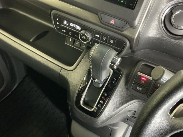 Ｎ－ＢＯＸカスタム Ｌターボスタイル＋ブラック　ナビ　Ｒカメラ　ブルートゥース　フルセグ　ベンチＳ　ターボエンジン　コーナーセンサ　スマ－トキ－　エアバック　横滑り防止機能　サイドカーテンエアバック　ＵＳＢ接続　クルーズコントロール　地デジ　ＡＡＣ（15枚目）