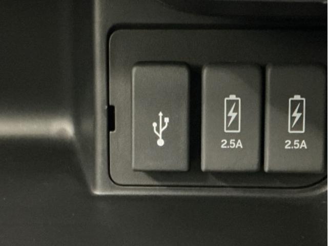 Ｎ－ＢＯＸカスタム Ｌターボスタイル＋ブラック　ナビ　Ｒカメラ　ブルートゥース　フルセグ　ベンチＳ　ターボエンジン　コーナーセンサ　スマ－トキ－　エアバック　横滑り防止機能　サイドカーテンエアバック　ＵＳＢ接続　クルーズコントロール　地デジ　ＡＡＣ（17枚目）