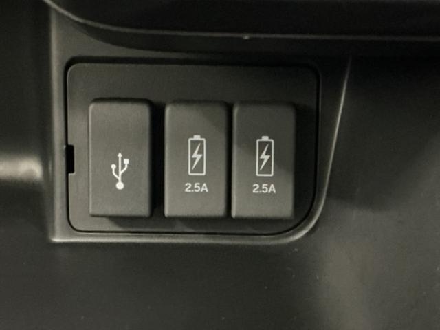 Ｎ－ＢＯＸカスタム Ｌターボスタイル＋ブラック　ナビ　Ｒカメラ　ブルートゥース　フルセグ　ベンチＳ　ターボエンジン　コーナーセンサ　スマ－トキ－　エアバック　横滑り防止機能　サイドカーテンエアバック　ＵＳＢ接続　クルーズコントロール　地デジ　ＡＡＣ（18枚目）