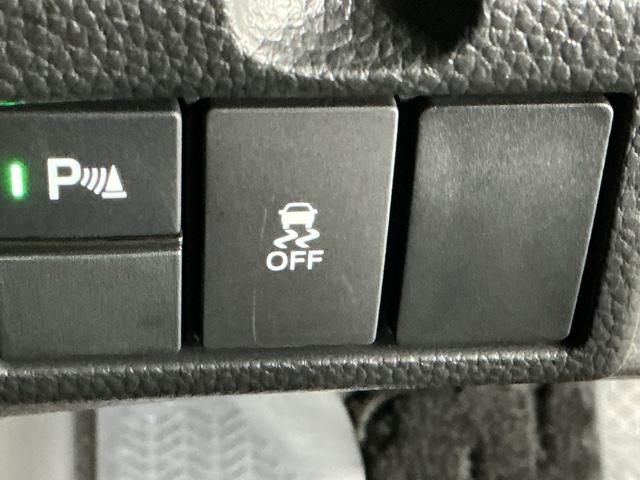 Ｎ－ＢＯＸカスタム Ｌターボスタイル＋ブラック　ナビ　Ｒカメラ　ブルートゥース　フルセグ　ベンチＳ　ターボエンジン　コーナーセンサ　スマ－トキ－　エアバック　横滑り防止機能　サイドカーテンエアバック　ＵＳＢ接続　クルーズコントロール　地デジ　ＡＡＣ（26枚目）