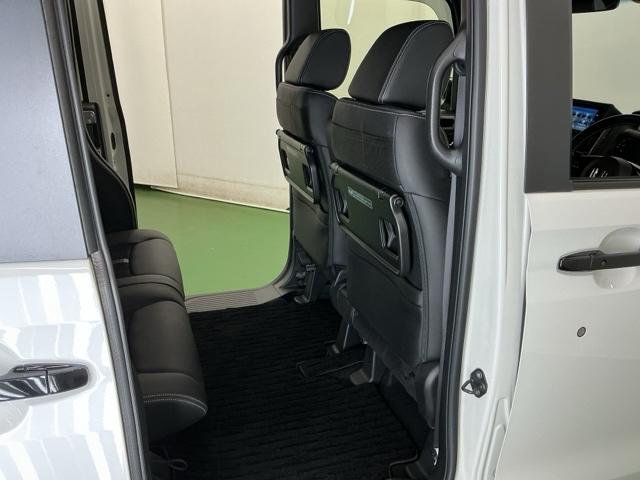 Ｎ－ＢＯＸカスタム Ｌターボスタイル＋ブラック　ナビ　Ｒカメラ　ブルートゥース　フルセグ　ベンチＳ　ターボエンジン　コーナーセンサ　スマ－トキ－　エアバック　横滑り防止機能　サイドカーテンエアバック　ＵＳＢ接続　クルーズコントロール　地デジ　ＡＡＣ（50枚目）