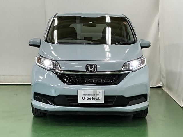 フリード＋ Ｇ　Ｒカメラ　ナビ　ブルートゥース　ＣＤ　ＥＴＣ　誤発進抑制機能　シートヒータ　スマキー　オートクルーズ　盗難防止システム　リアカメラ　ＡＢＳ　エアバック　両側電動ドア　ＥＳＣ　ＬＥＤヘッド　Ｗエアバッグ（6枚目）