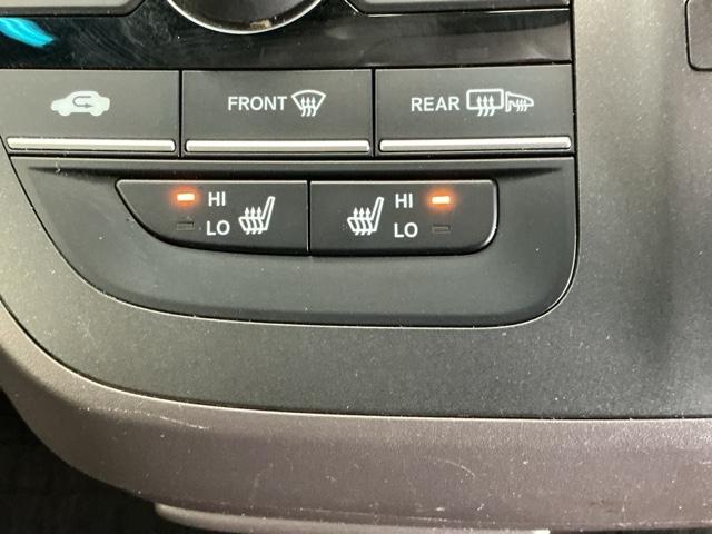 フリード＋ Ｇ　Ｒカメラ　ナビ　ブルートゥース　ＣＤ　ＥＴＣ　誤発進抑制機能　シートヒータ　スマキー　オートクルーズ　盗難防止システム　リアカメラ　ＡＢＳ　エアバック　両側電動ドア　ＥＳＣ　ＬＥＤヘッド　Ｗエアバッグ（14枚目）