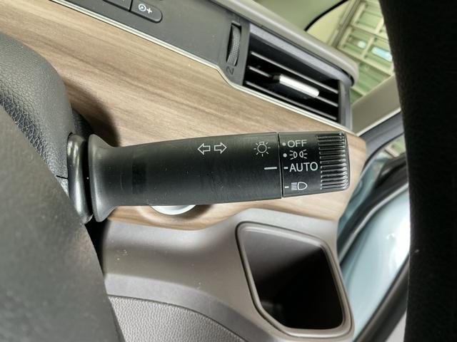 フリード＋ Ｇ　Ｒカメラ　ナビ　ブルートゥース　ＣＤ　ＥＴＣ　誤発進抑制機能　シートヒータ　スマキー　オートクルーズ　盗難防止システム　リアカメラ　ＡＢＳ　エアバック　両側電動ドア　ＥＳＣ　ＬＥＤヘッド　Ｗエアバッグ（23枚目）