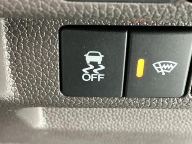 フリード＋ Ｇ　Ｒカメラ　ナビ　ブルートゥース　ＣＤ　ＥＴＣ　誤発進抑制機能　シートヒータ　スマキー　オートクルーズ　盗難防止システム　リアカメラ　ＡＢＳ　エアバック　両側電動ドア　ＥＳＣ　ＬＥＤヘッド　Ｗエアバッグ（25枚目）