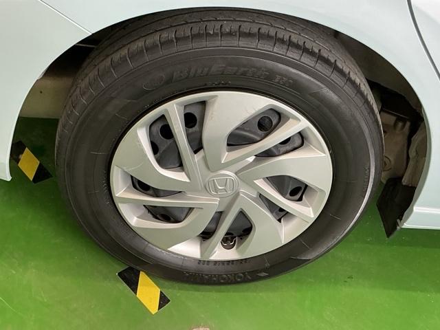 フリード＋ Ｇ　Ｒカメラ　ナビ　ブルートゥース　ＣＤ　ＥＴＣ　誤発進抑制機能　シートヒータ　スマキー　オートクルーズ　盗難防止システム　リアカメラ　ＡＢＳ　エアバック　両側電動ドア　ＥＳＣ　ＬＥＤヘッド　Ｗエアバッグ（32枚目）