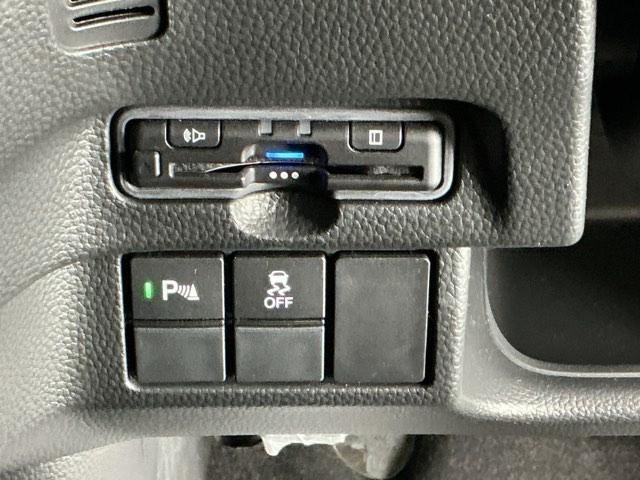 N-BOXカスタム L ドラレコ ナビ Rカメラ ブルートゥース 両席エアバック Bモニタ ブレーキサポート セキュリティー LEDランプ キーレスエントリー 記録簿 SRS 横滑り防止機能 片側電動両側スライドドア PW(14枚目)