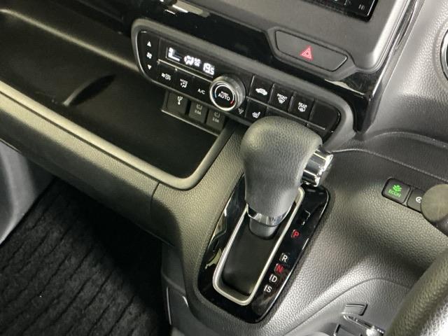 N-BOXカスタム L ドラレコ ナビ Rカメラ ブルートゥース 両席エアバック Bモニタ ブレーキサポート セキュリティー LEDランプ キーレスエントリー 記録簿 SRS 横滑り防止機能 片側電動両側スライドドア PW(17枚目)