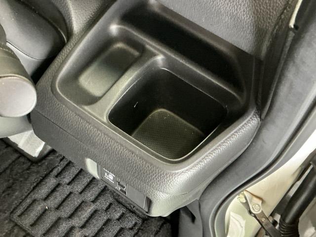 N-BOXカスタム L ドラレコ ナビ Rカメラ ブルートゥース 両席エアバック Bモニタ ブレーキサポート セキュリティー LEDランプ キーレスエントリー 記録簿 SRS 横滑り防止機能 片側電動両側スライドドア PW(18枚目)