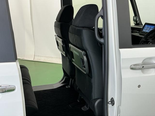 N-BOXカスタム L ドラレコ ナビ Rカメラ ブルートゥース 両席エアバック Bモニタ ブレーキサポート セキュリティー LEDランプ キーレスエントリー 記録簿 SRS 横滑り防止機能 片側電動両側スライドドア PW(60枚目)