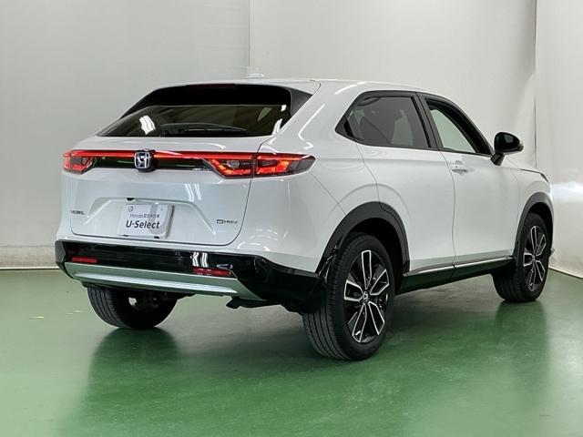 ヴェゼル ｅ：ＨＥＶＺ　ドラレコ　ナビ　Ｒカメラ　ブルートゥース　Ｓヒータ　地デジフルセグＴＶ　定期点検記録簿　電動テールゲート　サイドエアバッグ　後カメラ　前後障害物センサー　横滑防止装置　エアコン　ＬＥＤヘットライト（8枚目）