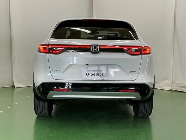 ヴェゼル ｅ：ＨＥＶＺ　ドラレコ　ナビ　Ｒカメラ　ブルートゥース　Ｓヒータ　地デジフルセグＴＶ　定期点検記録簿　電動テールゲート　サイドエアバッグ　後カメラ　前後障害物センサー　横滑防止装置　エアコン　ＬＥＤヘットライト（9枚目）